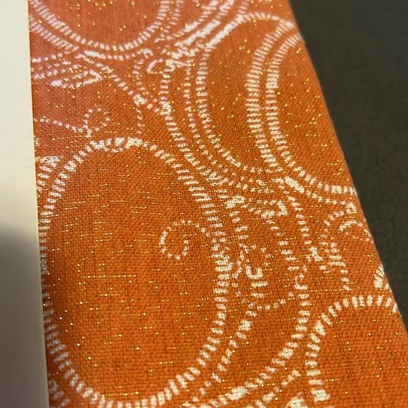 Orange Pumpkin w/ Gold Sparkle Thread Tablecloth - NWT - Picture 4 of 4